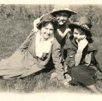 17.13.05 Marguerite Sroule, Jessie Griffin, Emma Lee